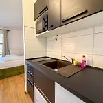 Apartman With Balcony, Good Parking For Long Essen