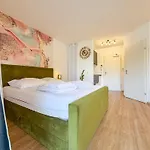 Apartman With Balcony, Good Parking For Long Essen