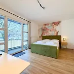 Apartman With Balcony, Good Parking For Long