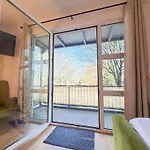 Apartman With Balcony, Good Parking For Long *