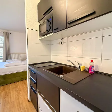Appartement With Balcony, Good Parking For Long Essen