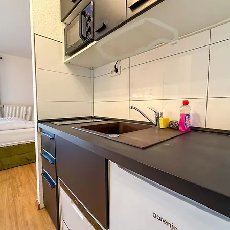 With Balcony, Good Parking For Long شقة