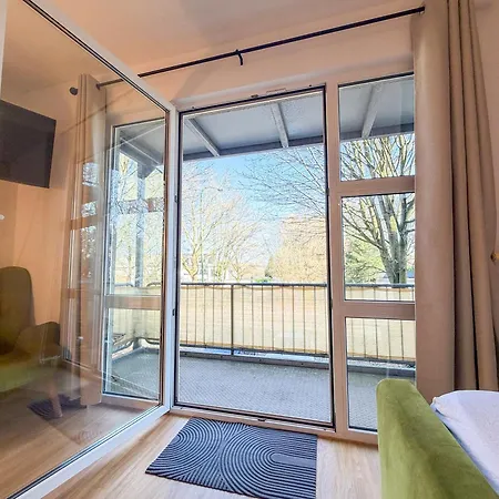 Lejlighed With Balcony, Good Parking For Long *