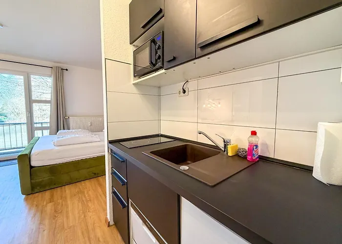 Appartement With Balcony, Good Parking For Long Essen