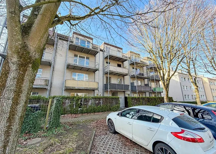 Appartement With Balcony, Good Parking For Long *